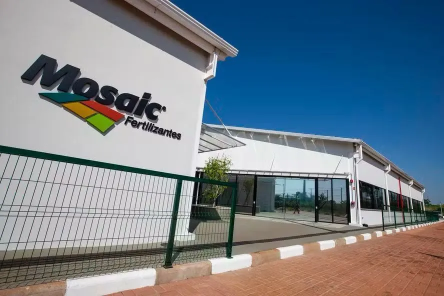 Mosaic paralisa operações e reduz produção de fertilizantes no Brasil